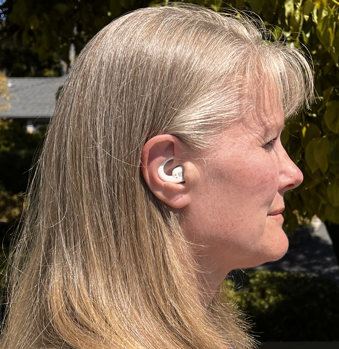 lying on back in deep sleep, soft palate and tongue collapse